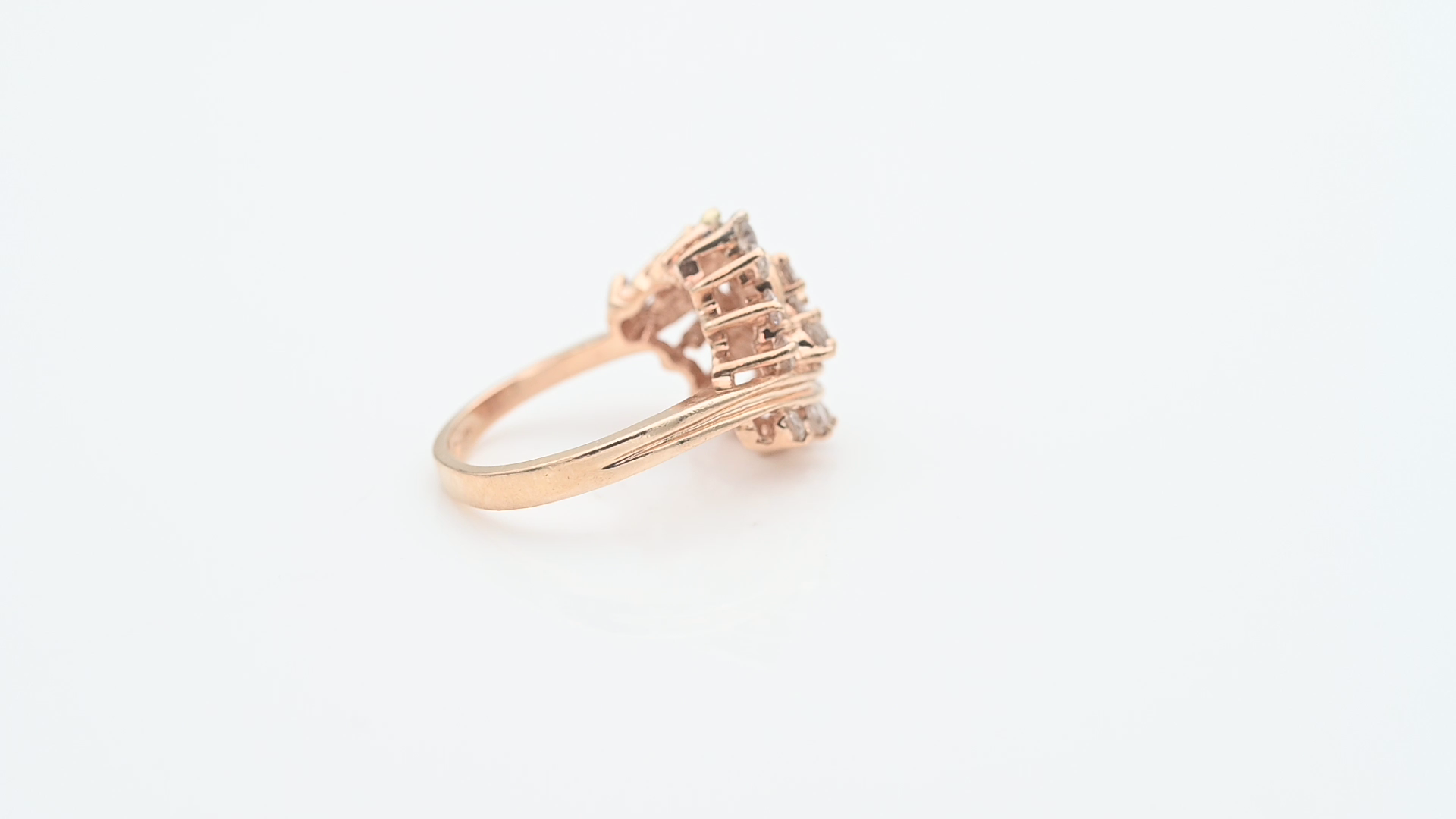 טבעת וינטג' משובצת יהלומים - מק"ט 33433, זהב 14K