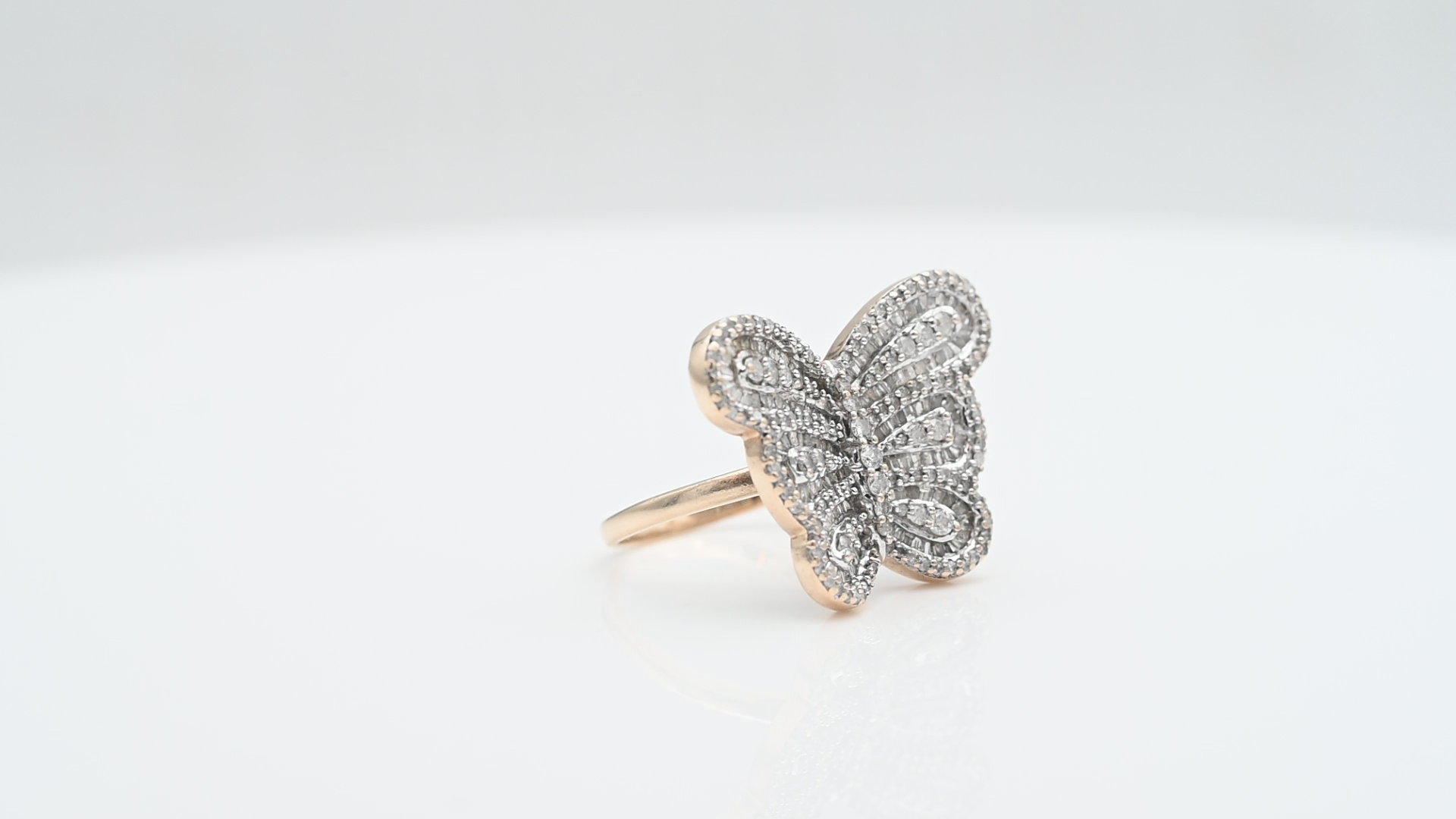 טבעת וינטג' בצורת פרפר משובצת יהלומים - מק"ט 33546, זהב 10K