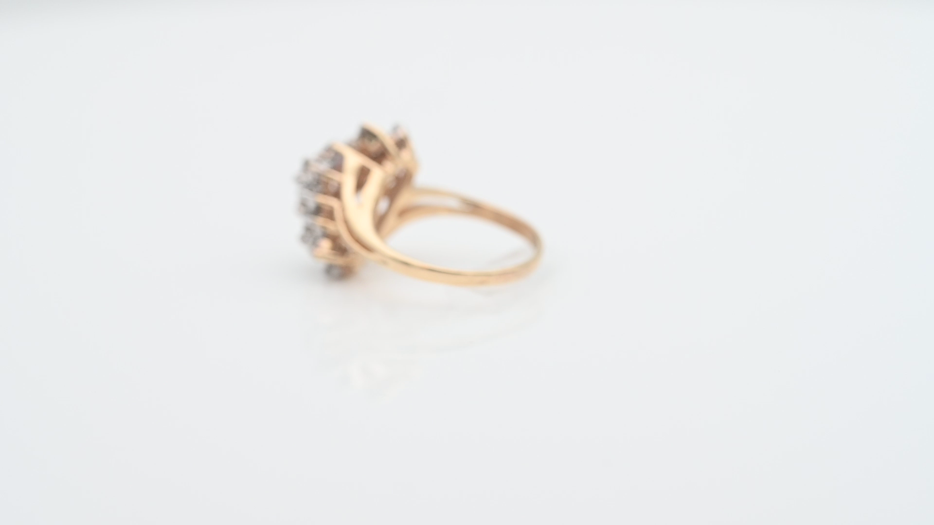 טבעת וינטג' משובצת יהלומים - מק"ט 34023, זהב 9(14)K