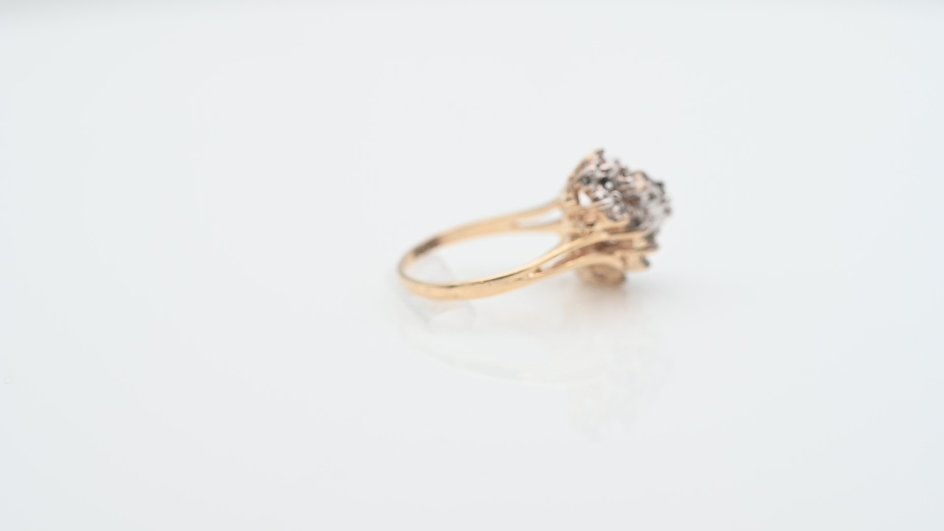 טבעת וינטג' משובצת יהלומים - מק"ט 34023, זהב 9(14)K