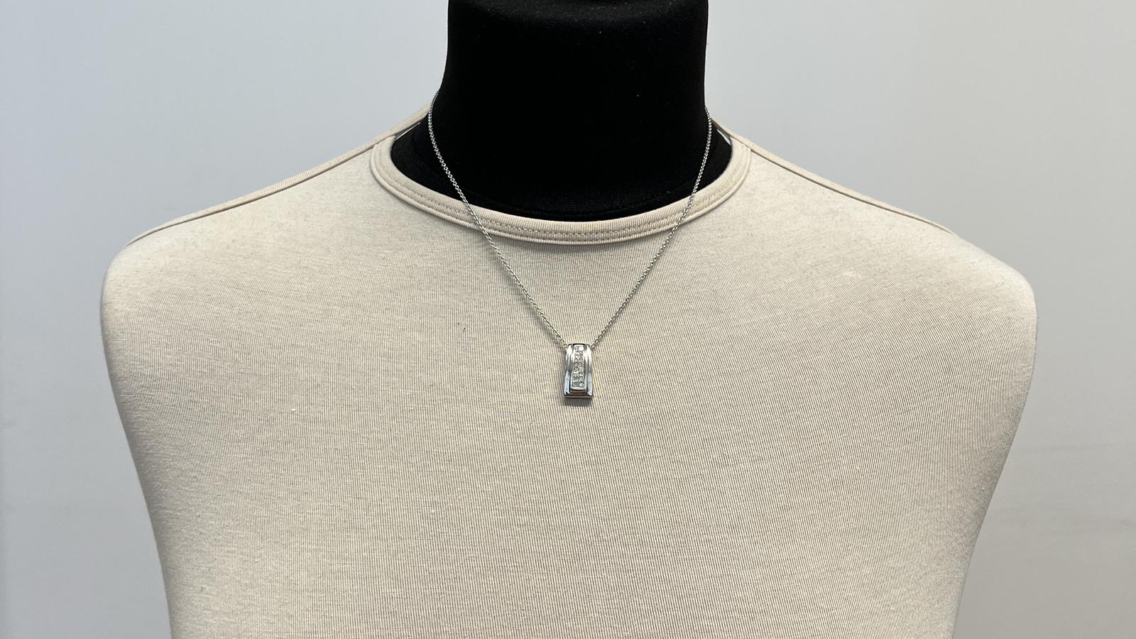 תליון זהב ויהלומים מספר 4179