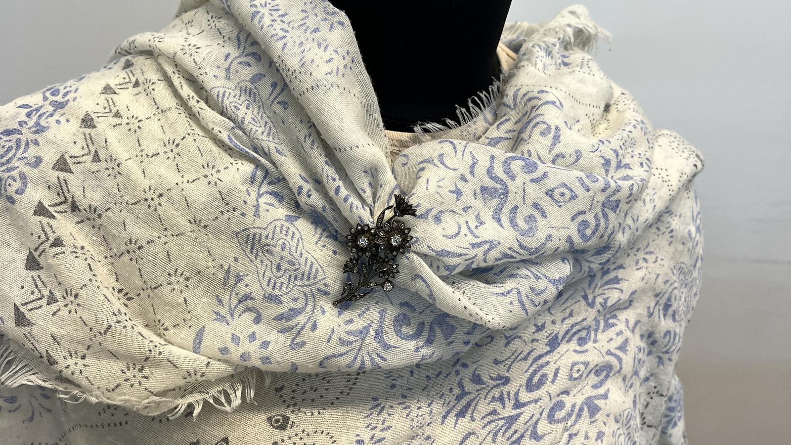 סיכה עתיקה מכסף, זהב ויהלומים מספר 4914