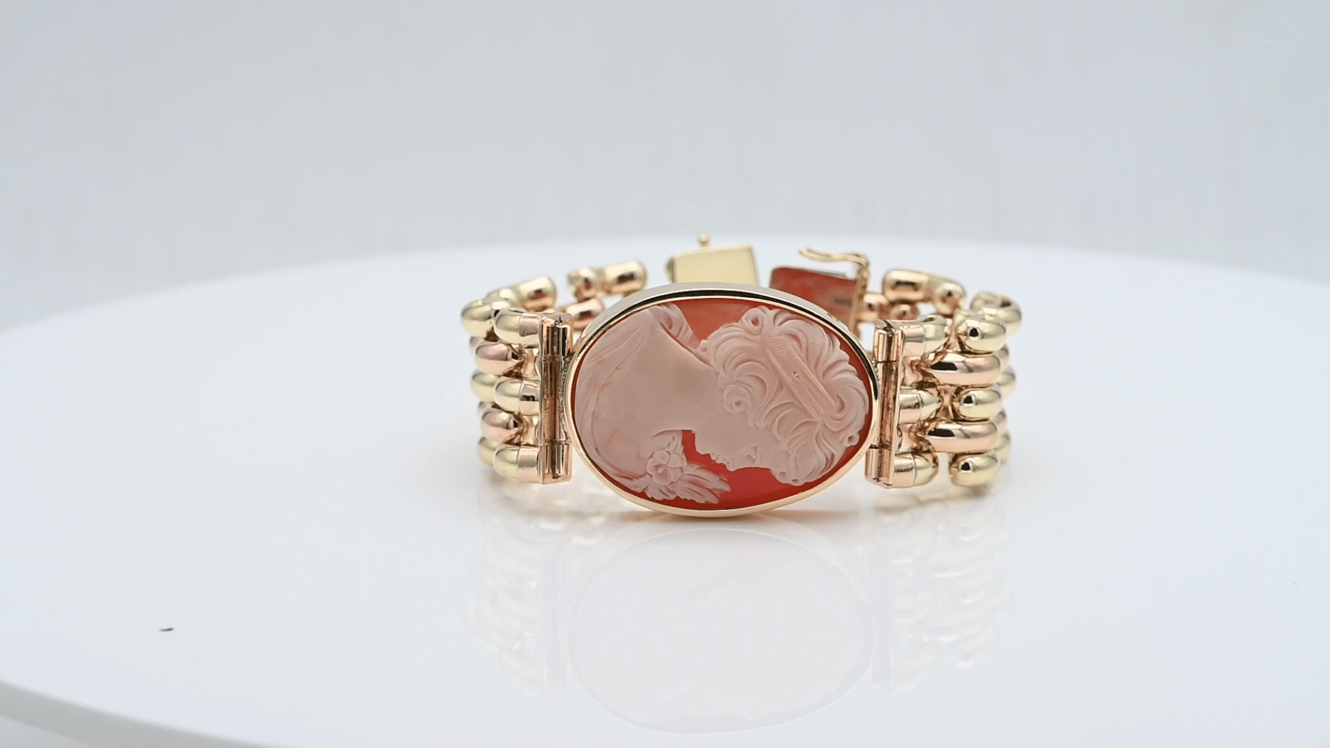 צמיד וינטאג עם קמאו במרכז, זהב 14K - מק"ט 50122