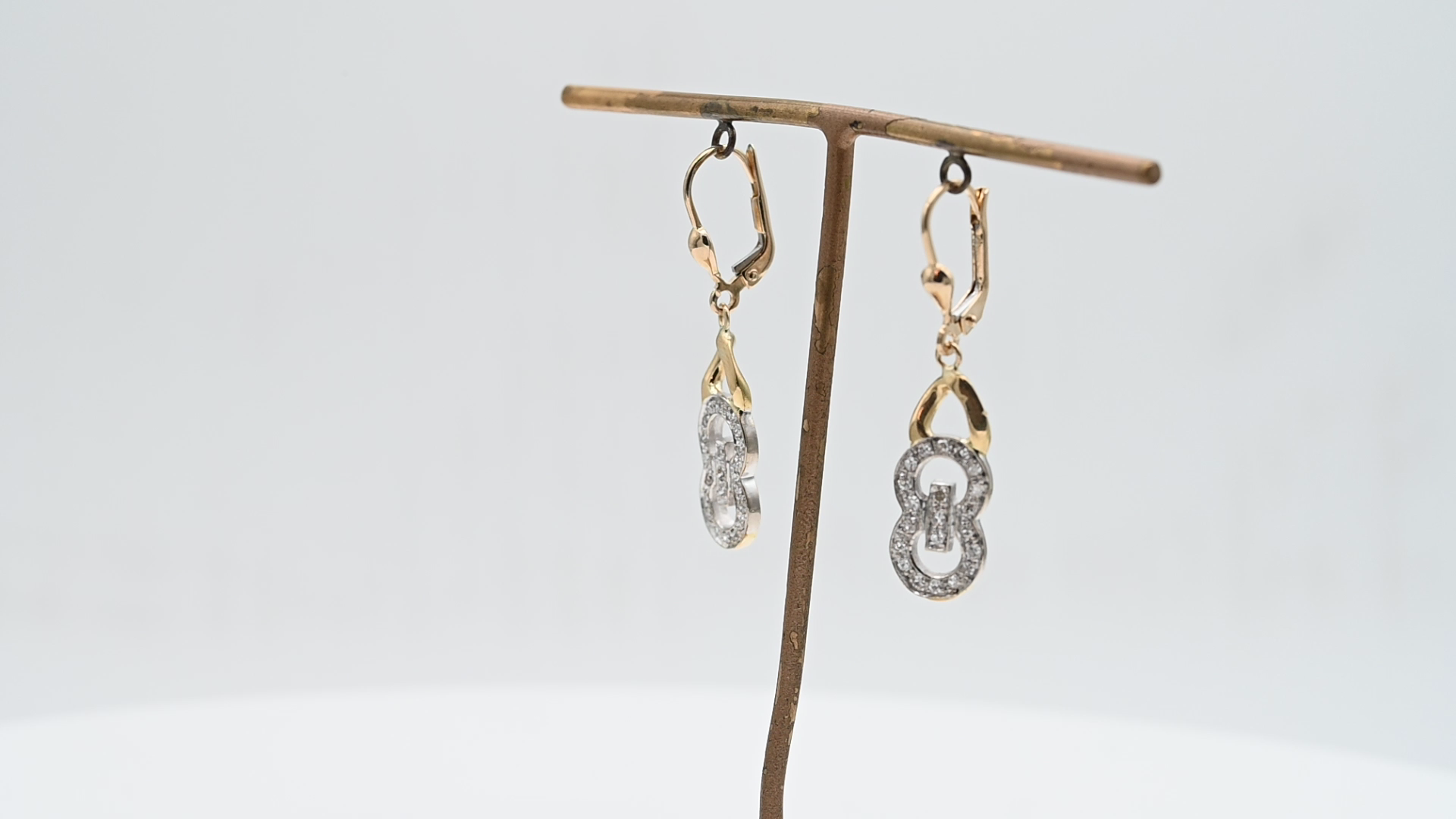 עגילי וינטאג תלויים, שמינית משובצת יהלומים - מק"ט 50560, זהב 18+14K