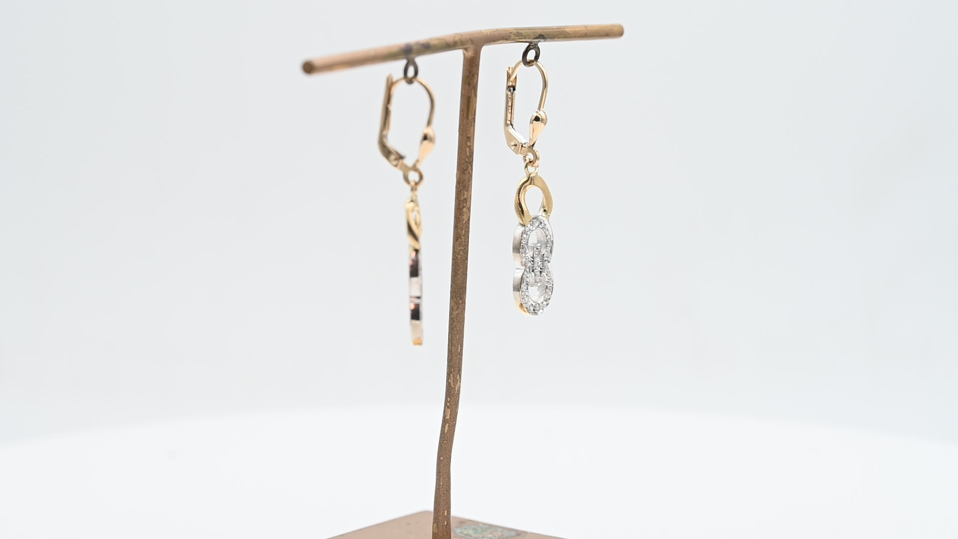 עגילי וינטאג תלויים, שמינית משובצת יהלומים - מק"ט 50561, זהב 18+14K