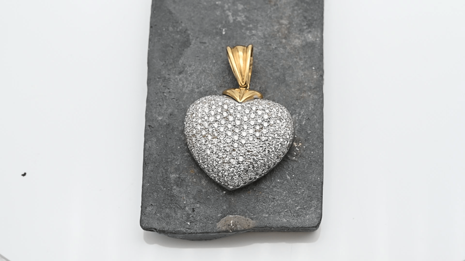 תליון זהב ויהלומים מספר 5061