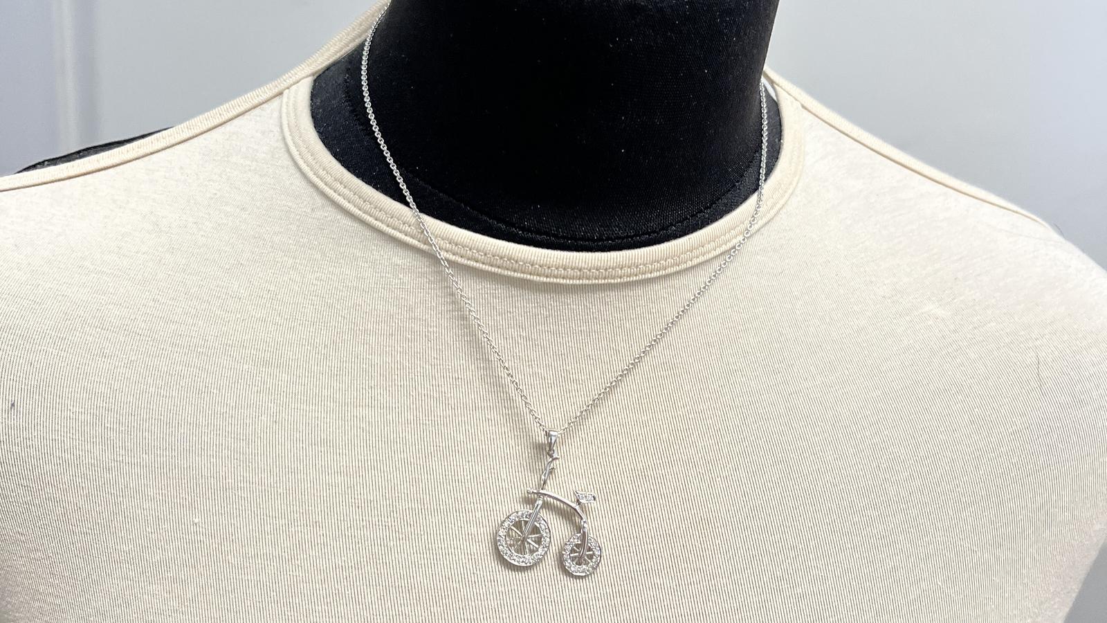 תליון אופניים משובץ יהלומים, ללא שרשרת - מק"ט 50672, זהב 18K