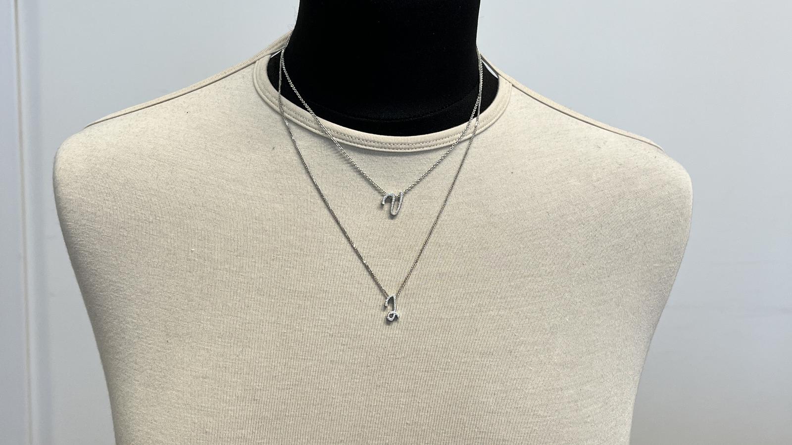 תליון האות "I" משובץ יהלומים, ללא שרשרת - מק"ט 51032, זהב 18K