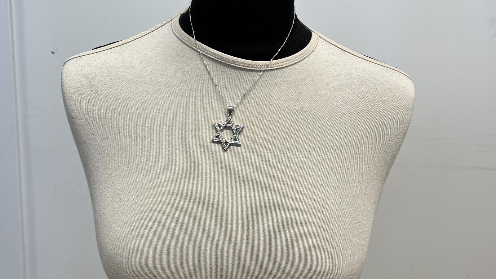 תליון מגן דוד משובץ יהלומים, לא כולל שרשרת - מק"ט 51378, זהב 18K