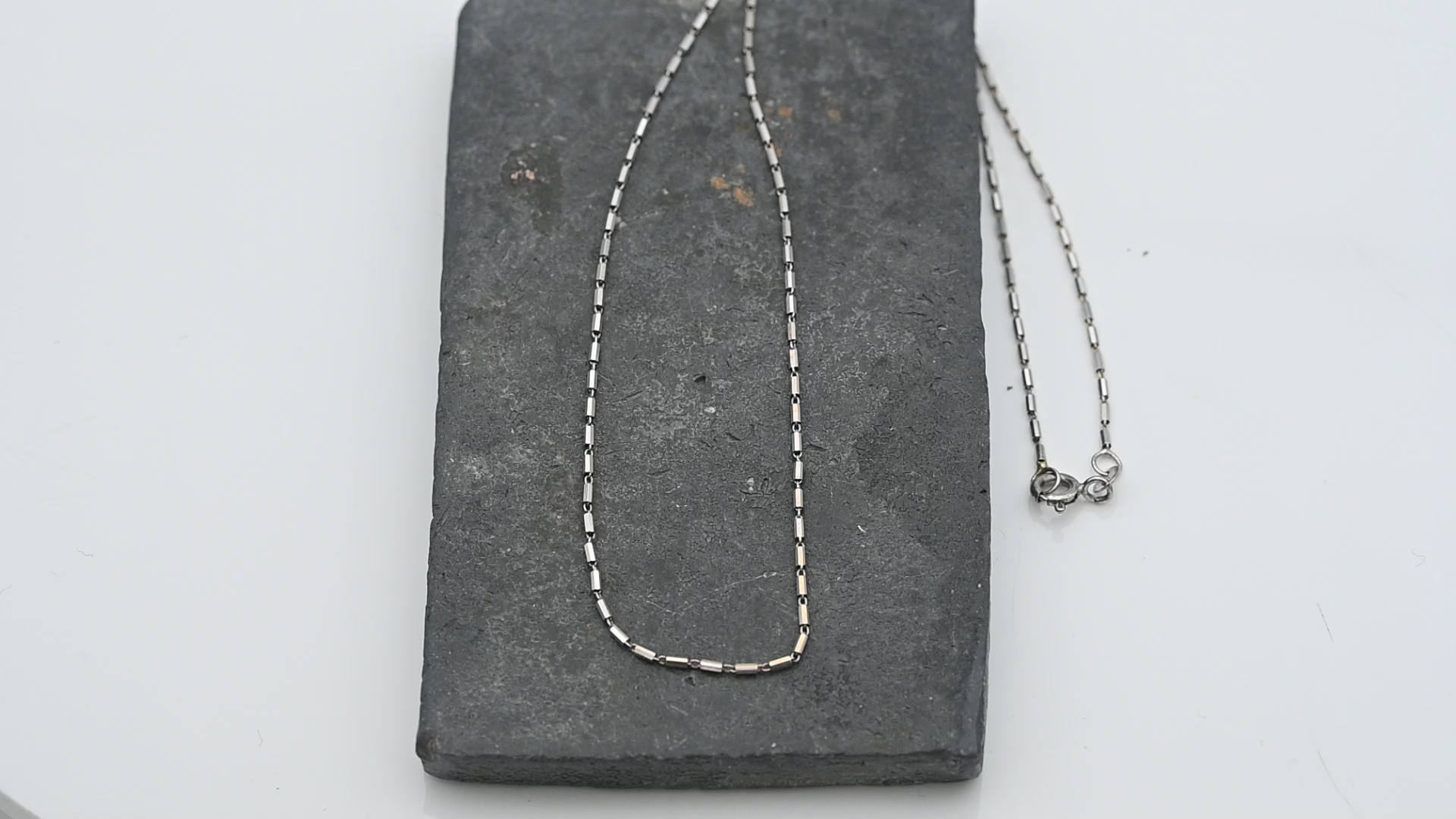 שרשרת וינטג' עדינה ברוחב 1 מ"מ - מק"ט 51670, זהב 14K