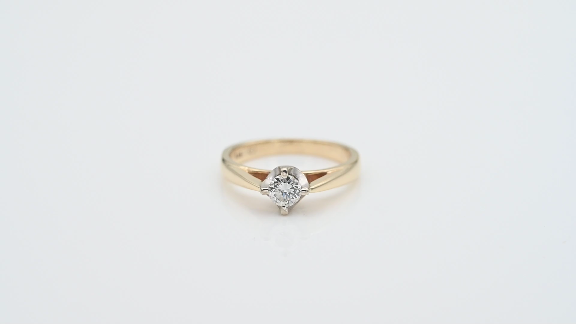 טבעת סוליטר משובצת יהלום - מק"ט 51705, זהב 14K