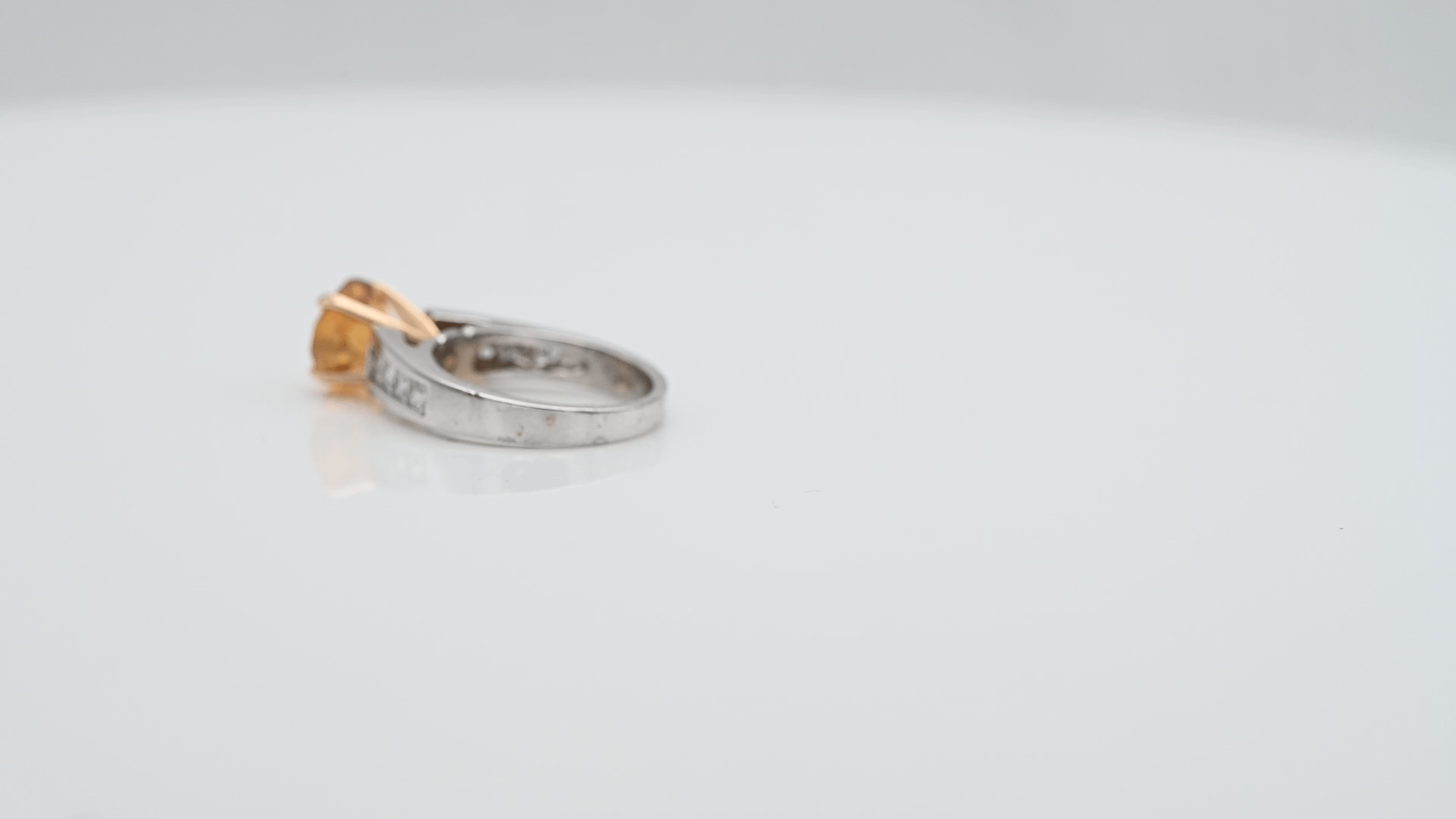 טבעת וינטאג משובצת ציטרין ויהלומים בחיתוך פרינסס, זהב 14K - מק"ט 60047