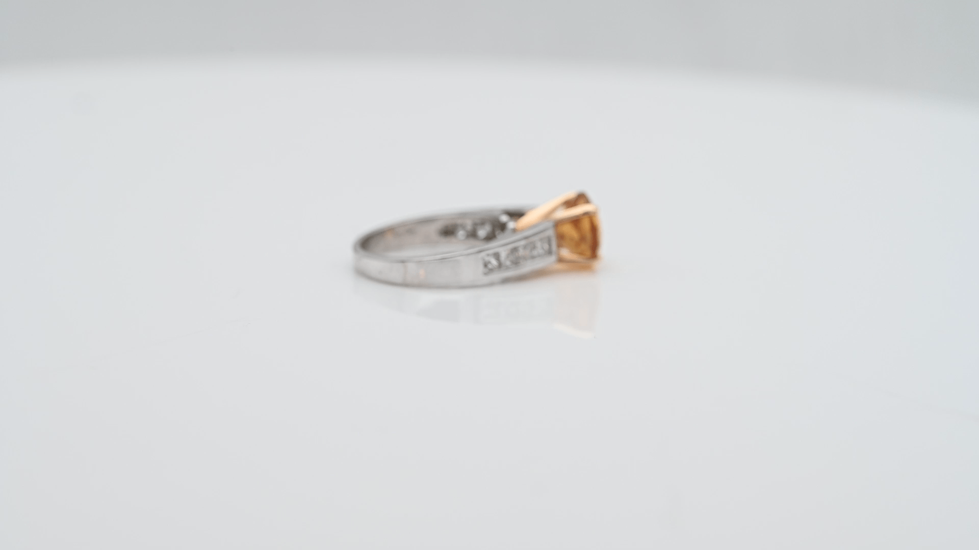 טבעת וינטאג משובצת ציטרין ויהלומים בחיתוך פרינסס, זהב 14K - מק"ט 60047