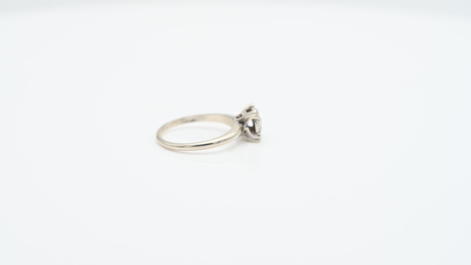 טבעת וינטאג משובצת יהלומים, זהב 9-14K - מק"ט 60244