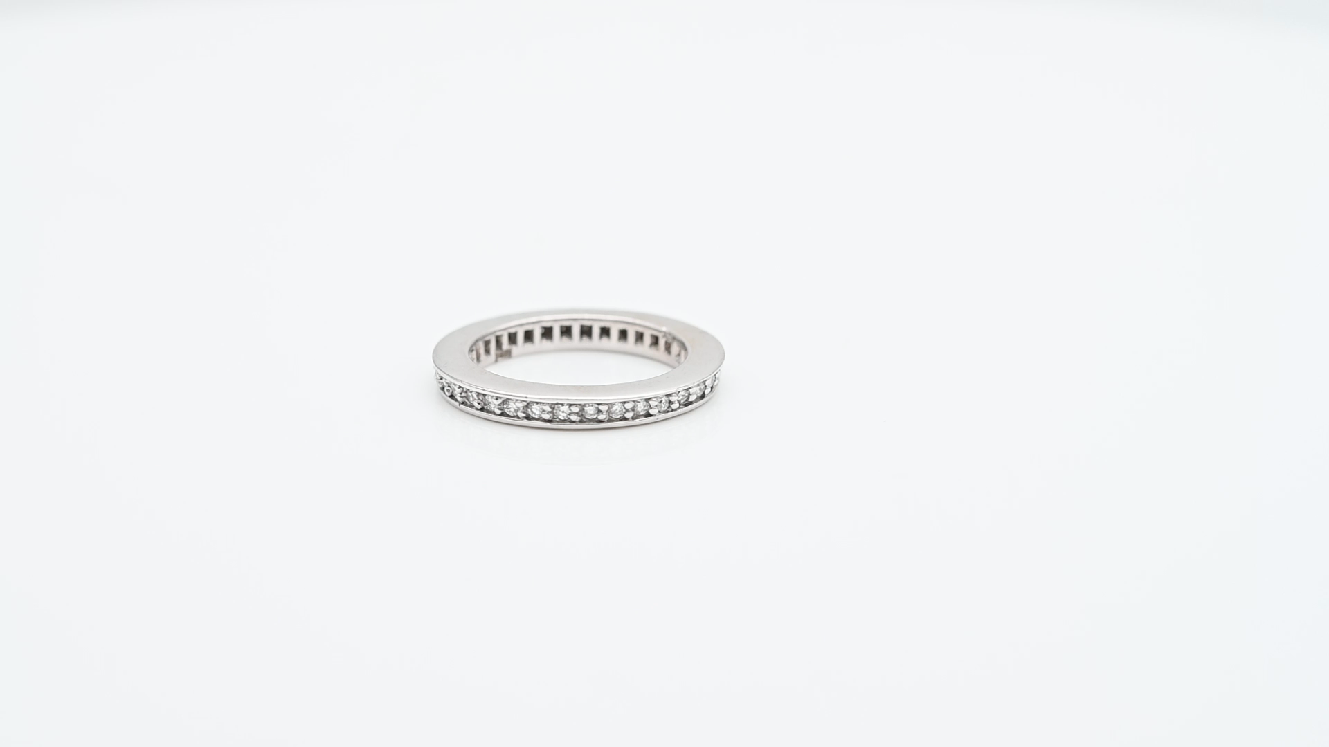 טבעת איטרנטי משובצת יהלומים, זהב 14K - מק"ט 60253