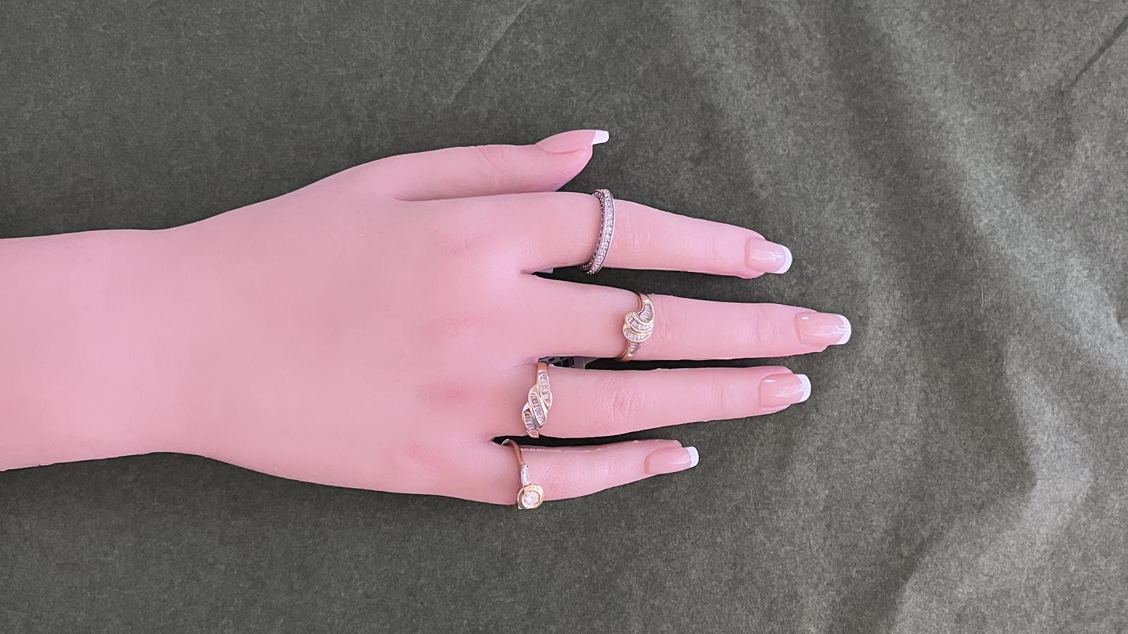 טבעת איטרנטי משובצת יהלומים, זהב 14K - מק"ט 60253