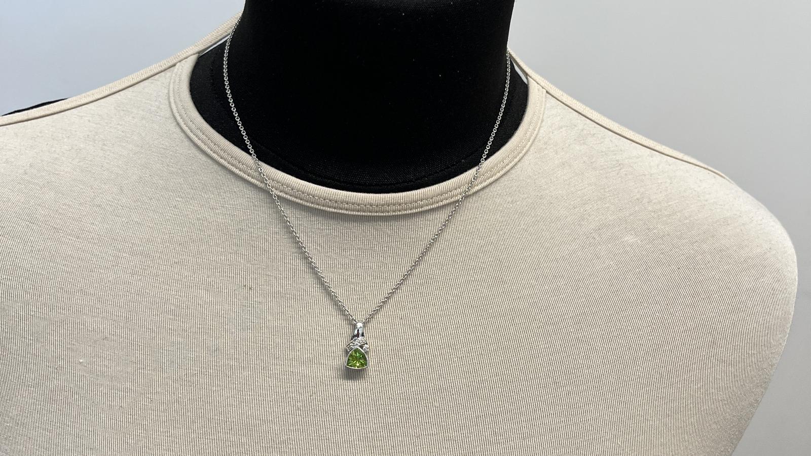 תליון וינטאג משובץ פרידוט (פגום קלות) ויהלומים, ללא שרשרת, זהב 14K - מק"ט 60294