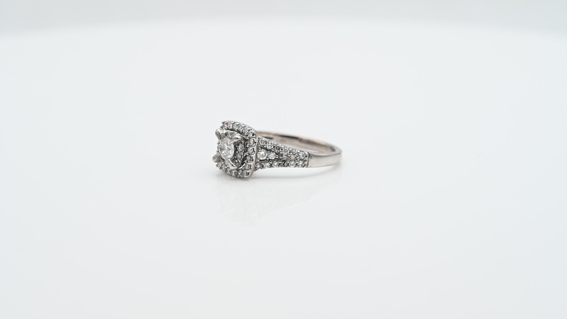 טבעת משובצת יהלומים - מק"ט 60394