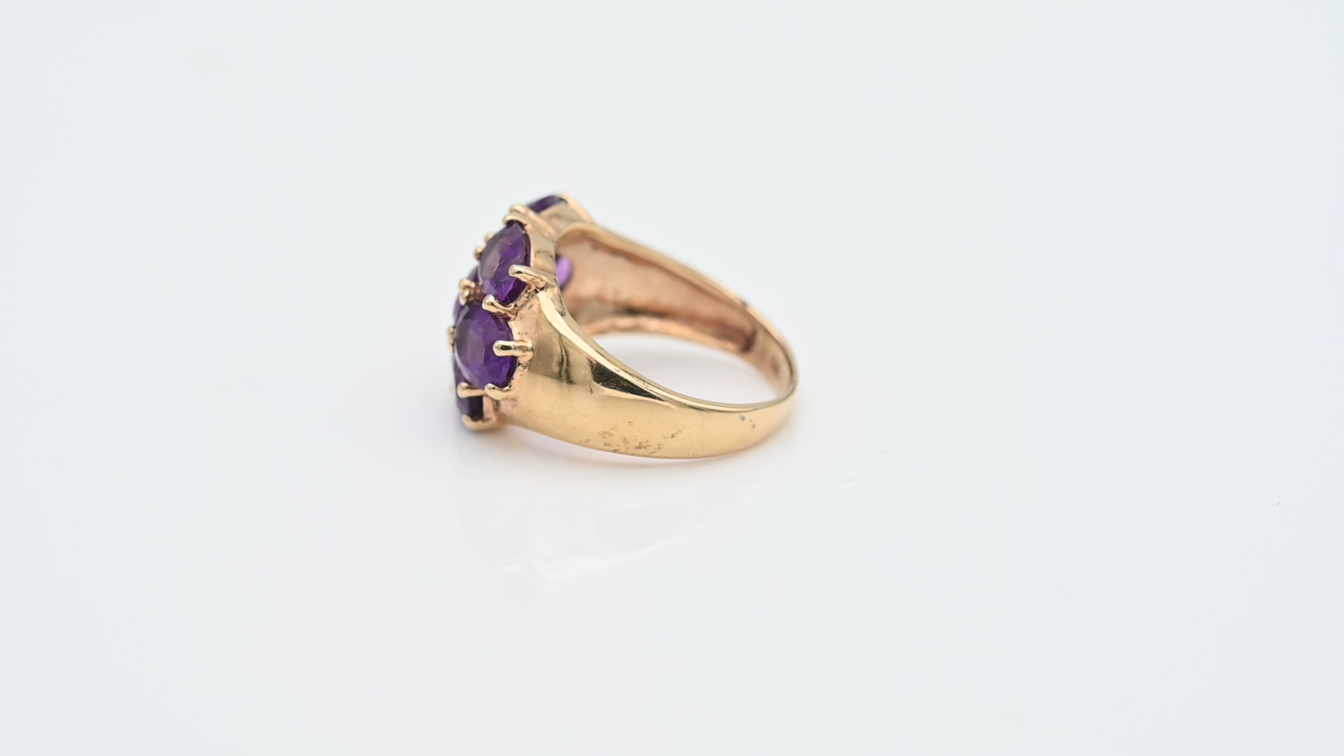 טבעת וינטאג משובצת אבני אמטיסט - מק"ט 60519, זהב 14K