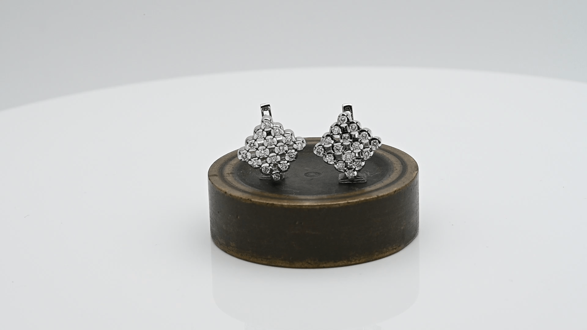 עגילים זהב ויהלומים מספר 6052