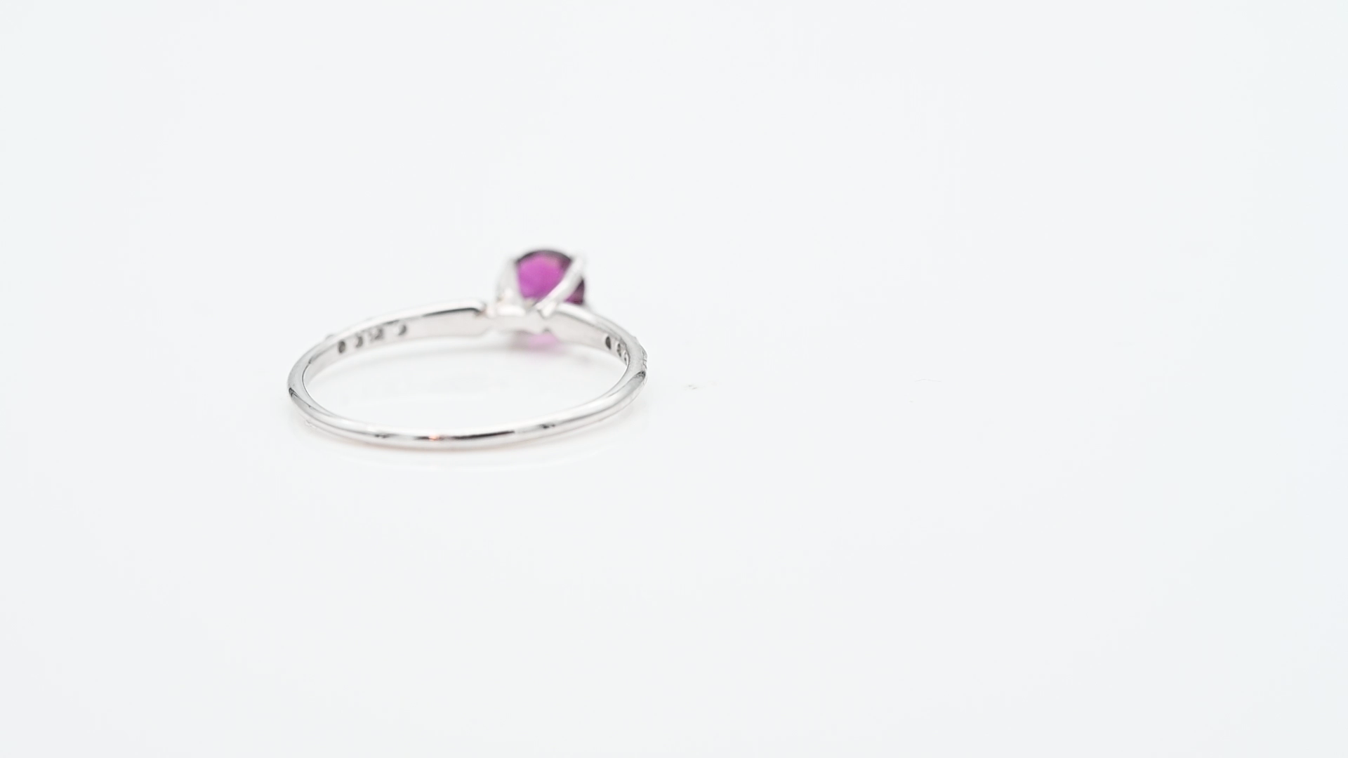 טבעת וינטג' משובצת אמטיסט ויהלומים - מק"ט 60615, זהב 14K