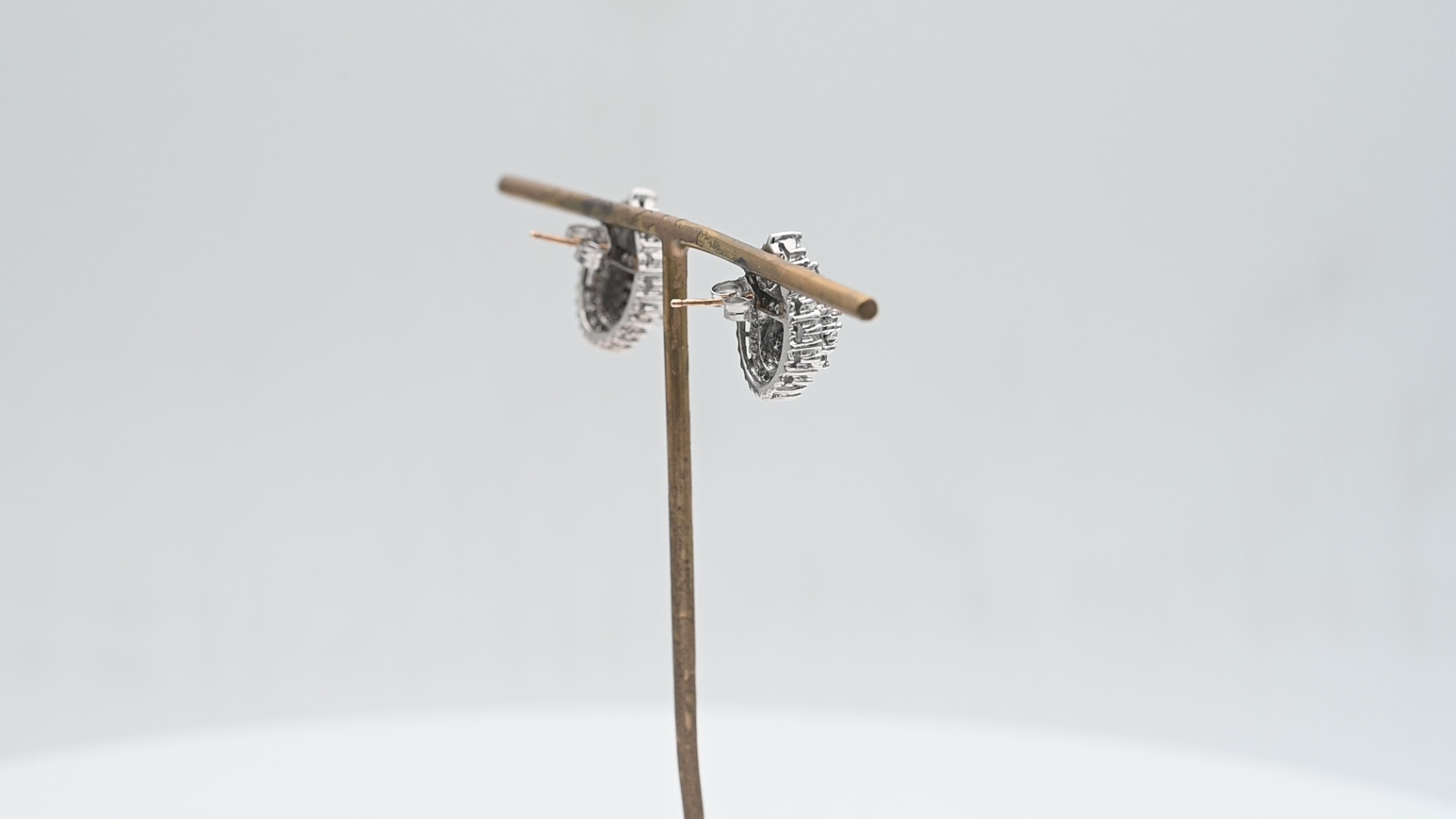 עגילי וינטאג בצורת טיפה משובצים יהלומים בחיתוך בגט ועגול - מק"ט 60877, זהב 10K