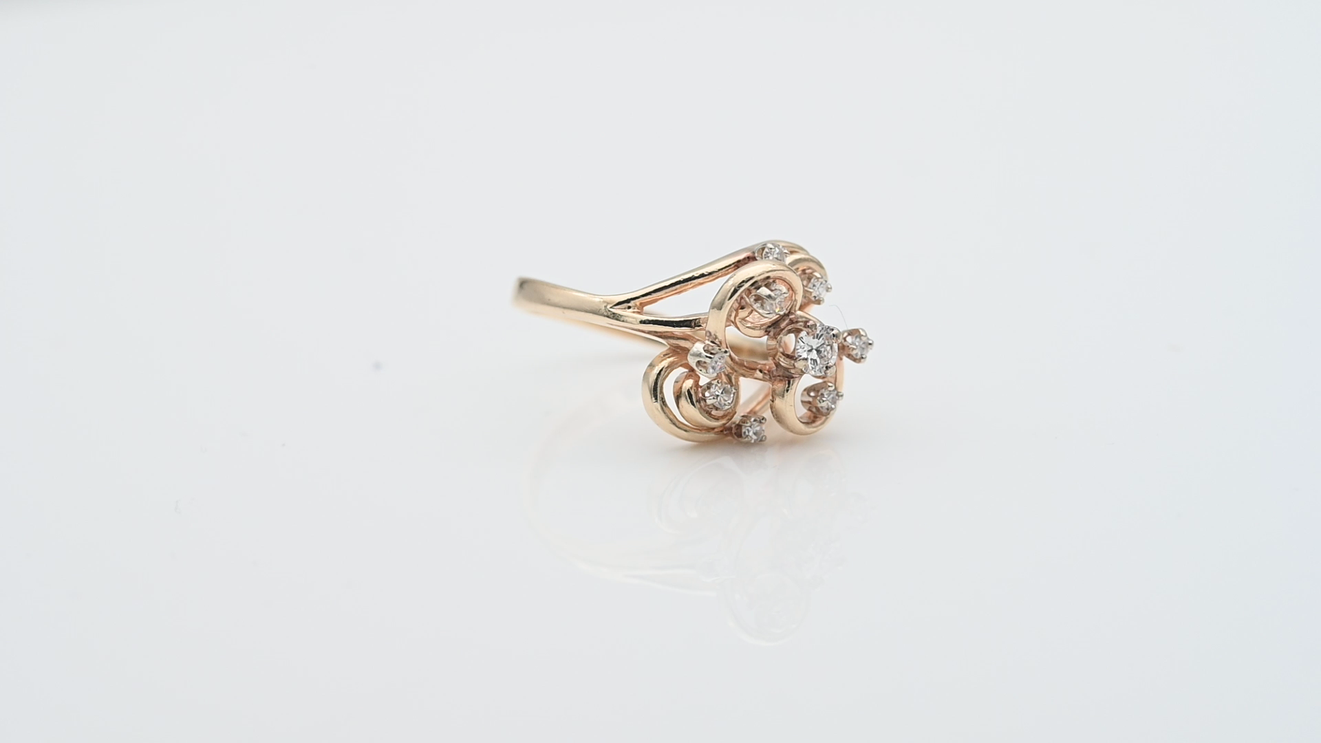 טבעת פרח משובצת יהלומים - מק"ט 60969, זהב 14K