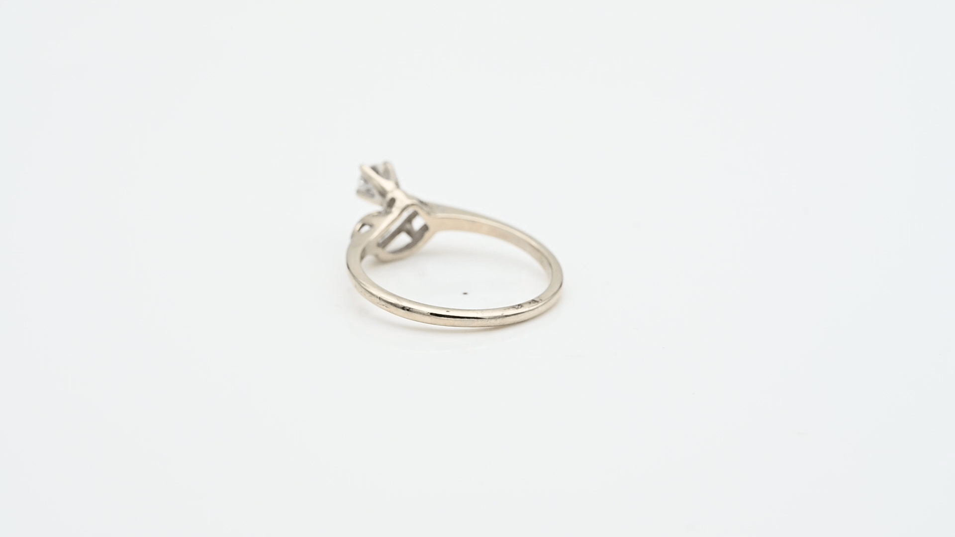 טבעת וינטאג סוליטר משובצת יהלום - מספר 6486