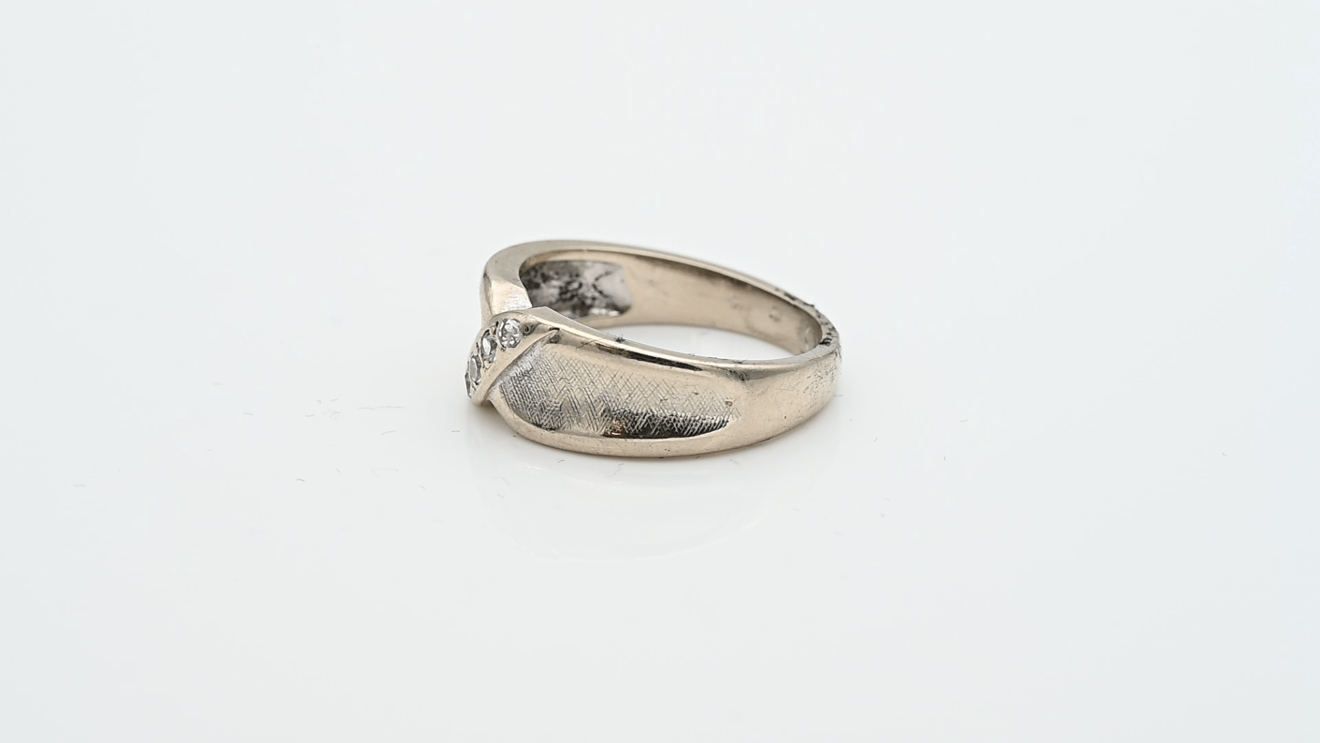 טבעת זהב ויהלומים מספר 6874