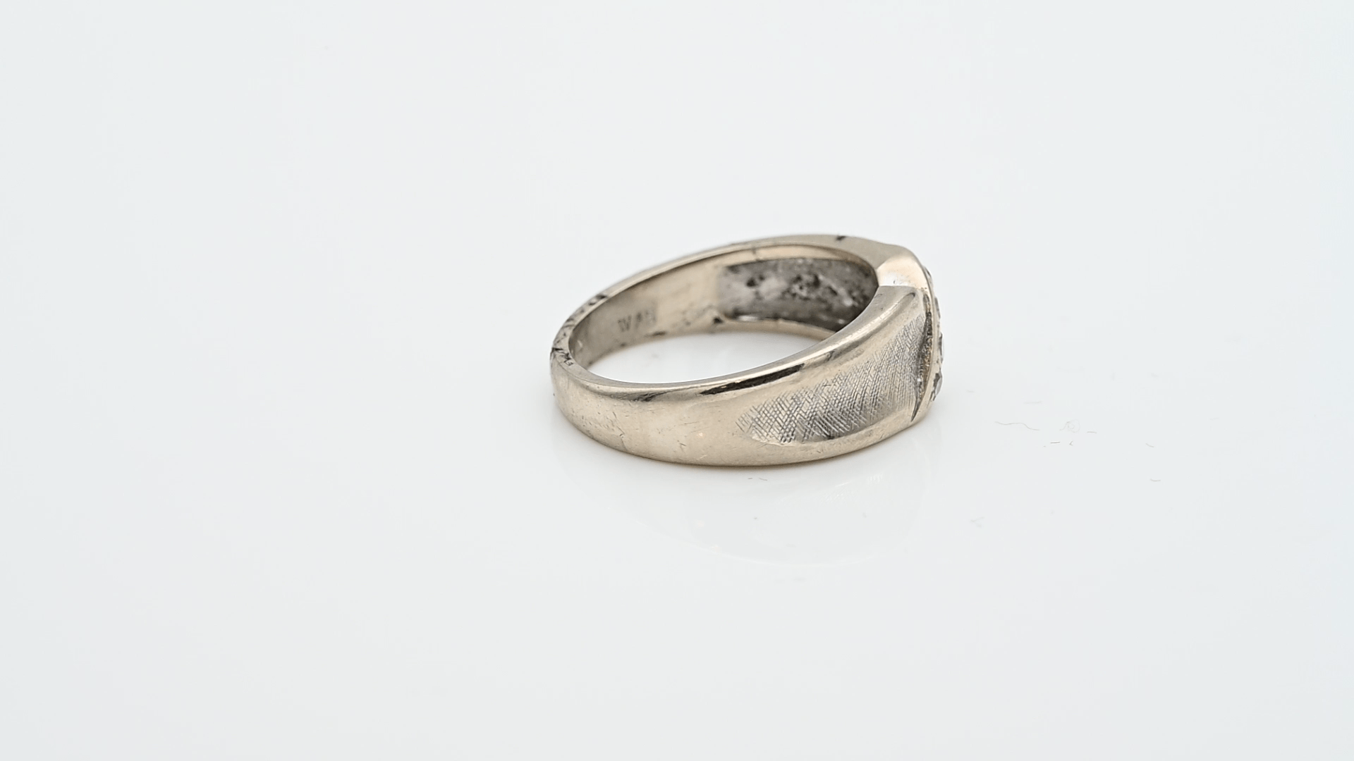 טבעת זהב ויהלומים מספר 6874