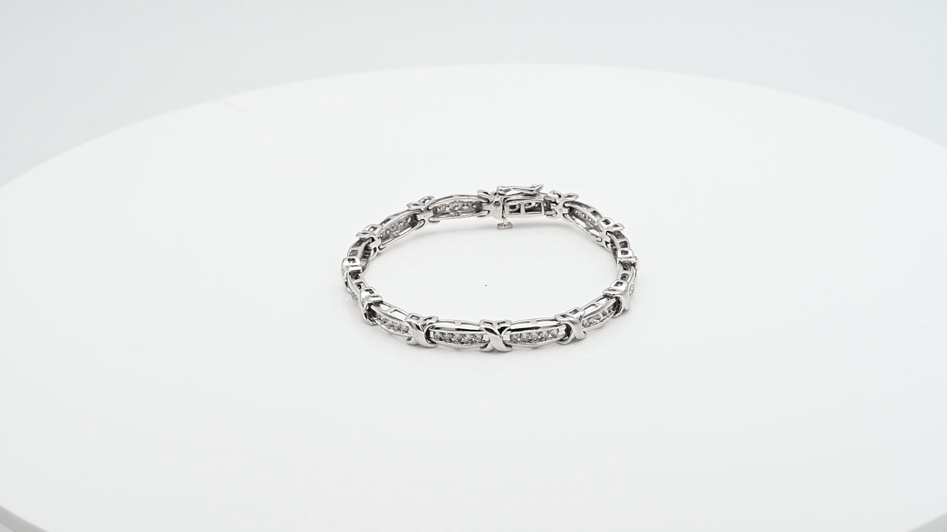 צמיד זהב ויהלומים מספר 6903