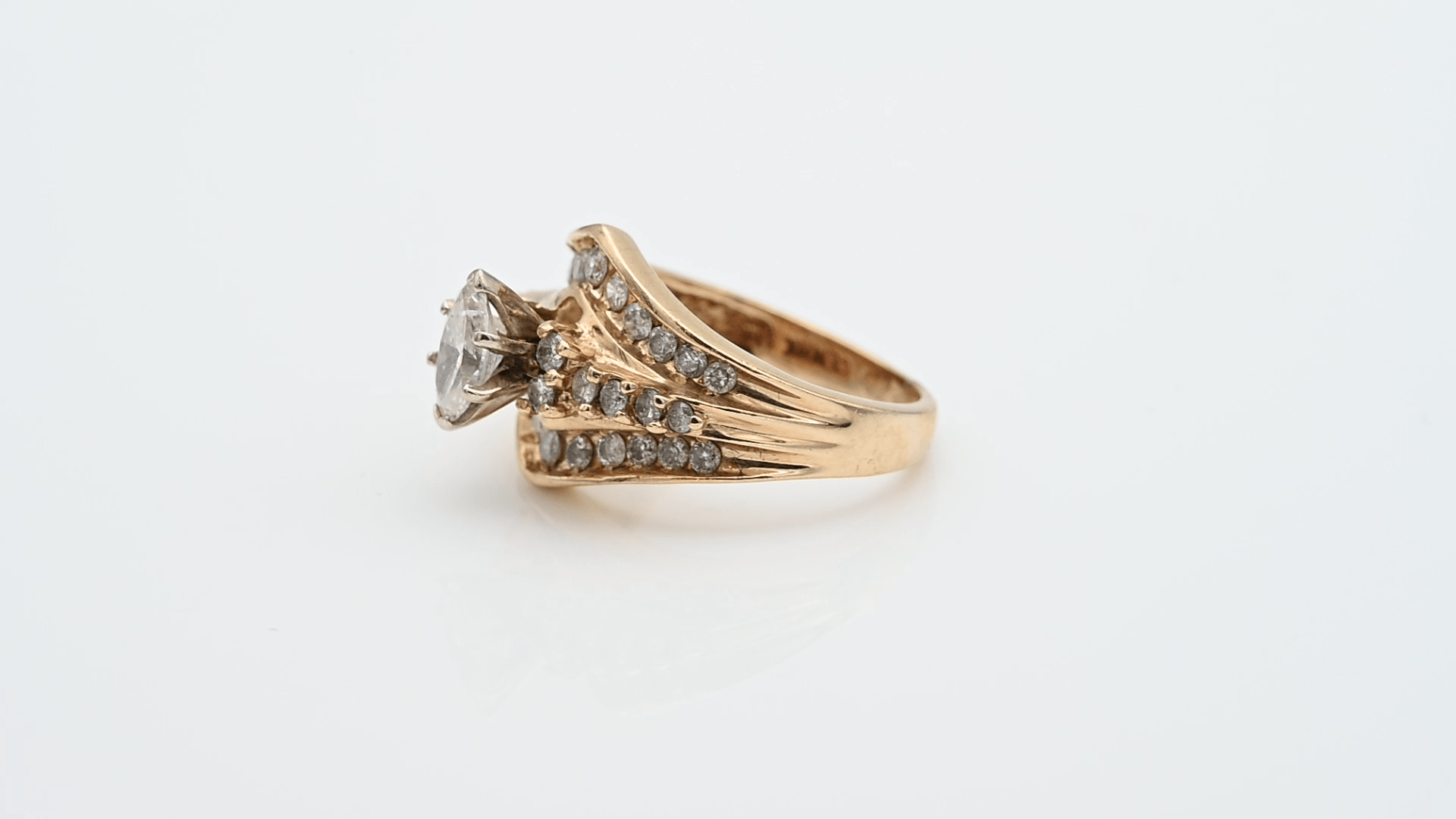 טבעת זהב ויהלומים מספר 7009