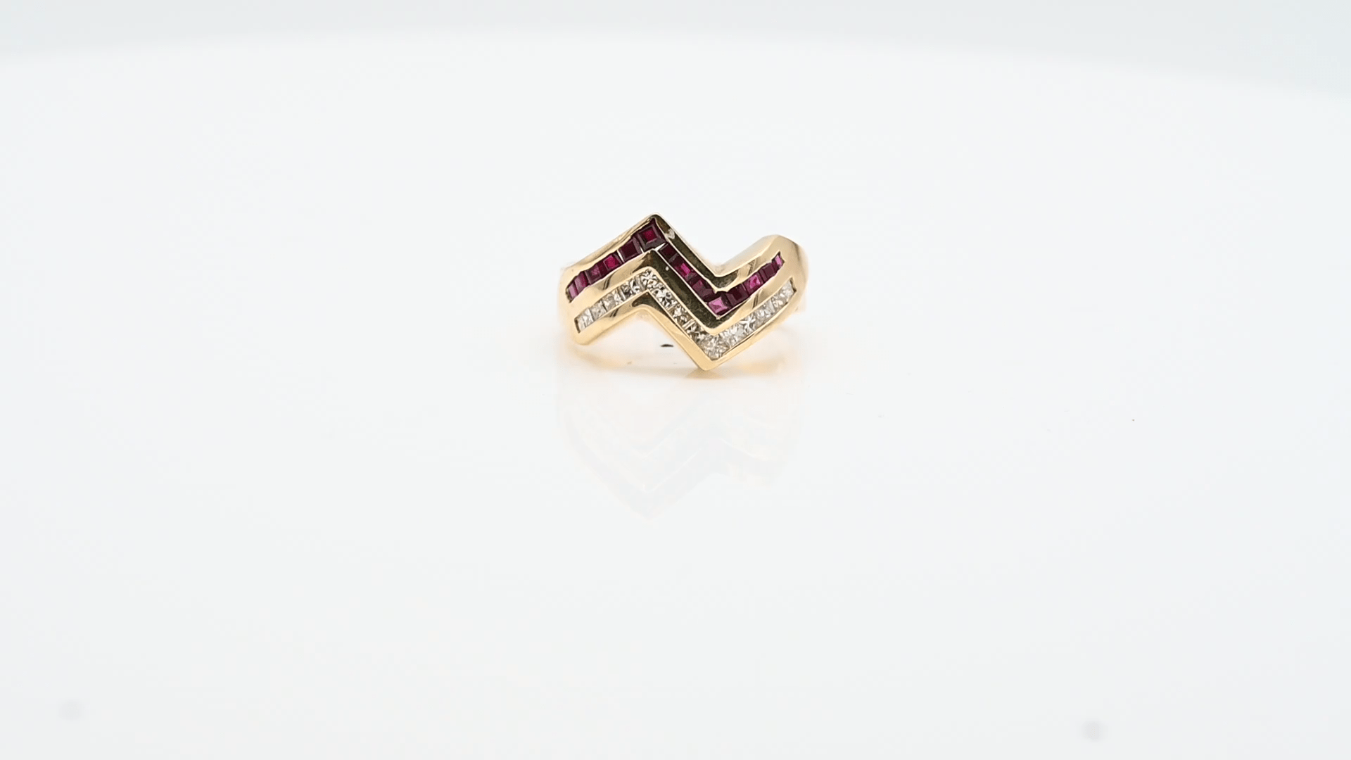 טבעת זהב ויהלומים מספר 9577