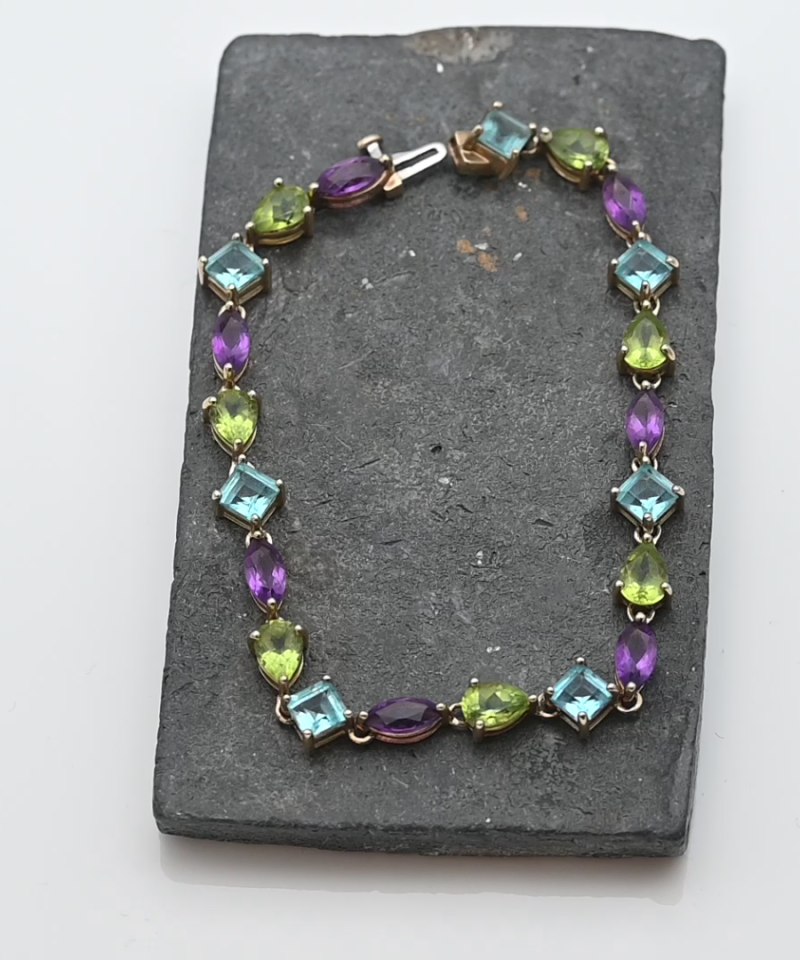 צמיד וינטאג משובץ אמטיסט, פרידוט ובלו טופז - מק"ט 60402