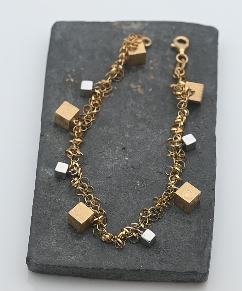 צמיד וינטאג עם קוביות זהב - מק"ט 15395, זהב 14K