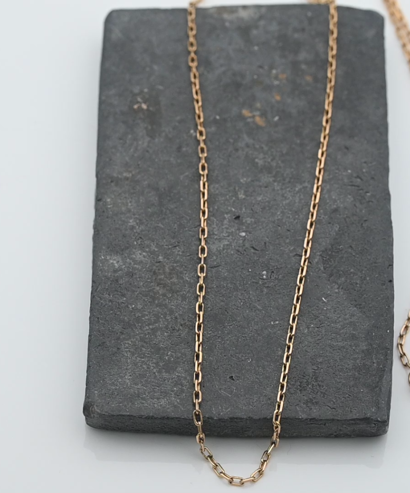 שרשרת זהב עדינה, חוליות אובלות בעובי 1 מ"מ - מק"ט 15404, זהב 14K