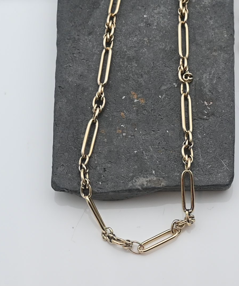 שרשרת וינטג' חוליות אובליות ארוכות ברוחב 3.9 מ"מ, עם סוגר ישן בזהב אדום - מק"ט 51762, זהב 14K