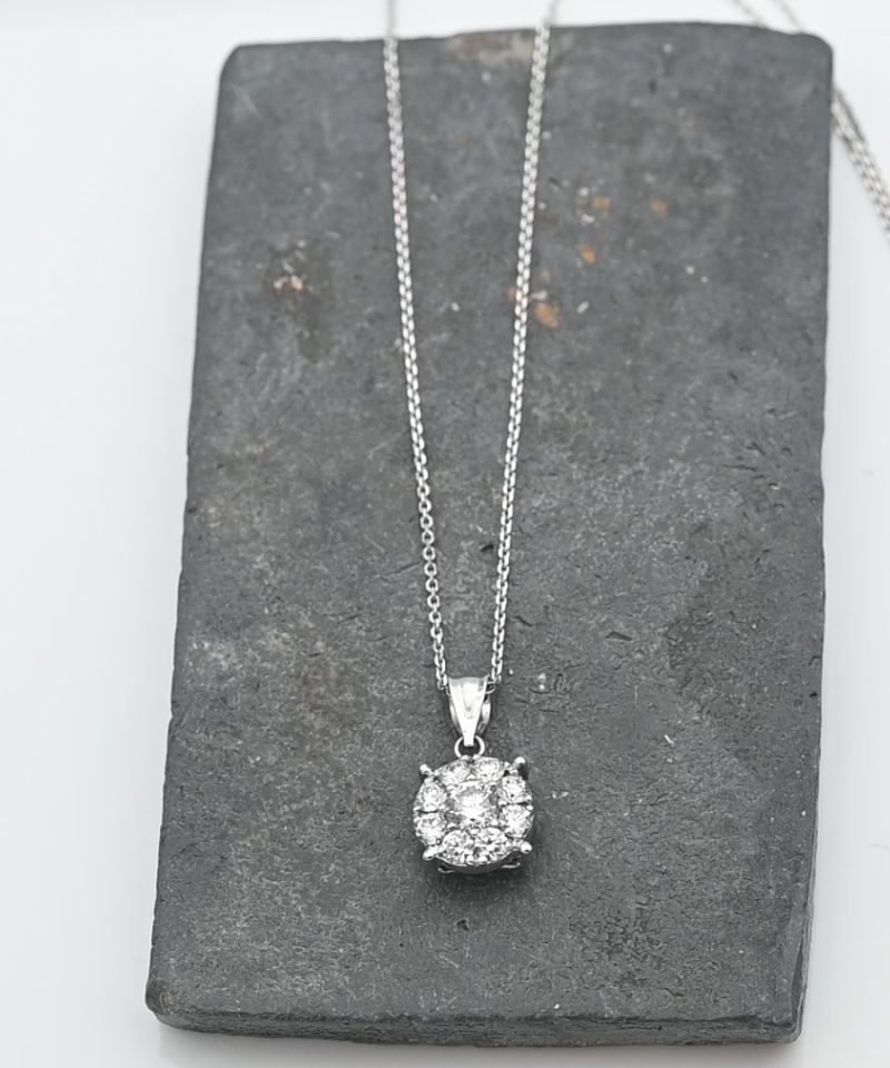 תליון וינטג' משובץ יהלומים, יהלום מרכזי במשקל כ0.45 קראט G VS2, כולל שרשרת - מק"ט 61240, זהב 14K