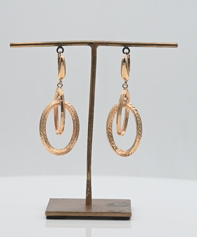 עגילים איטלקיים תלויים, שני אובלים משתלבים, רקוע וחלק - מק"ט 15427, זהב 14K