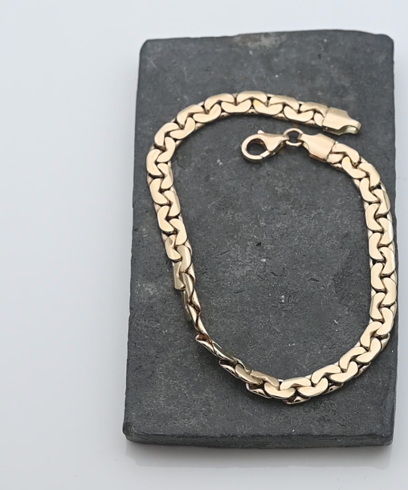 צמיד חוליות שטוחות וחלולות ברוחב 5.4 מ"מ - מק"ט 15482, זהב 14K