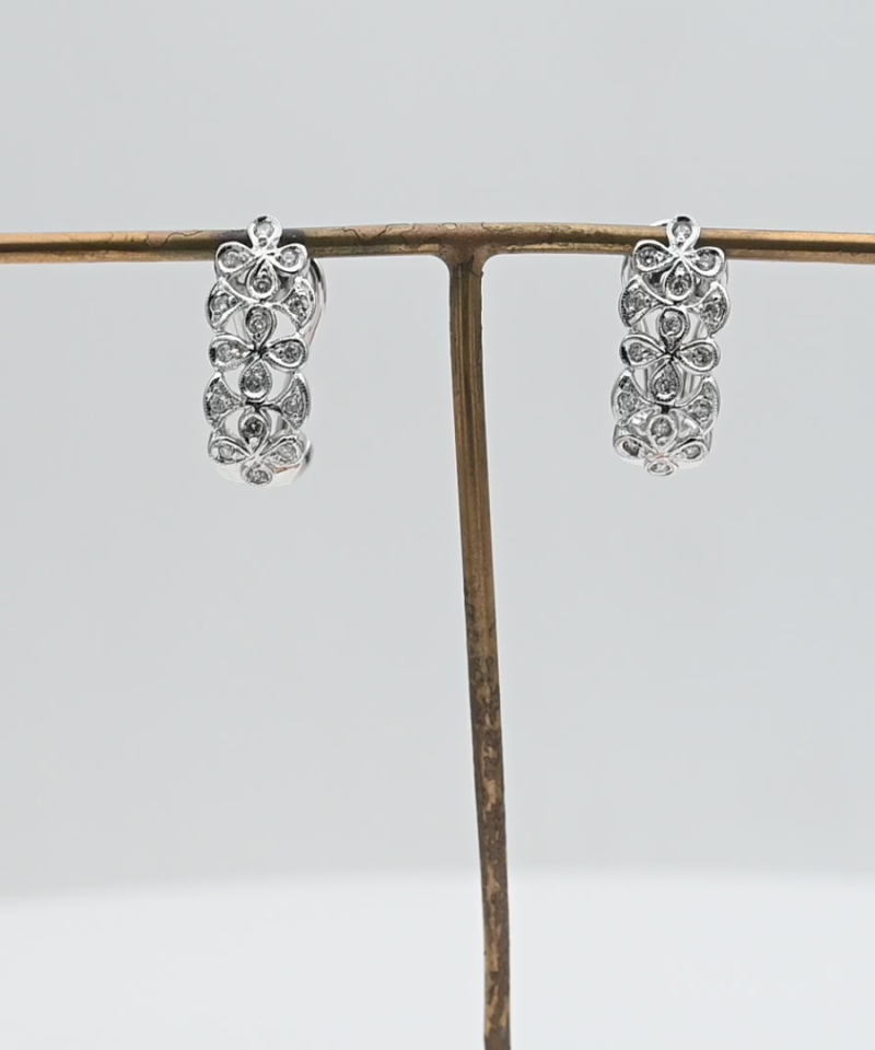 עגילי וינטאג צמודים משובצים יהלומים - מק"ט 15525, זהב 14K