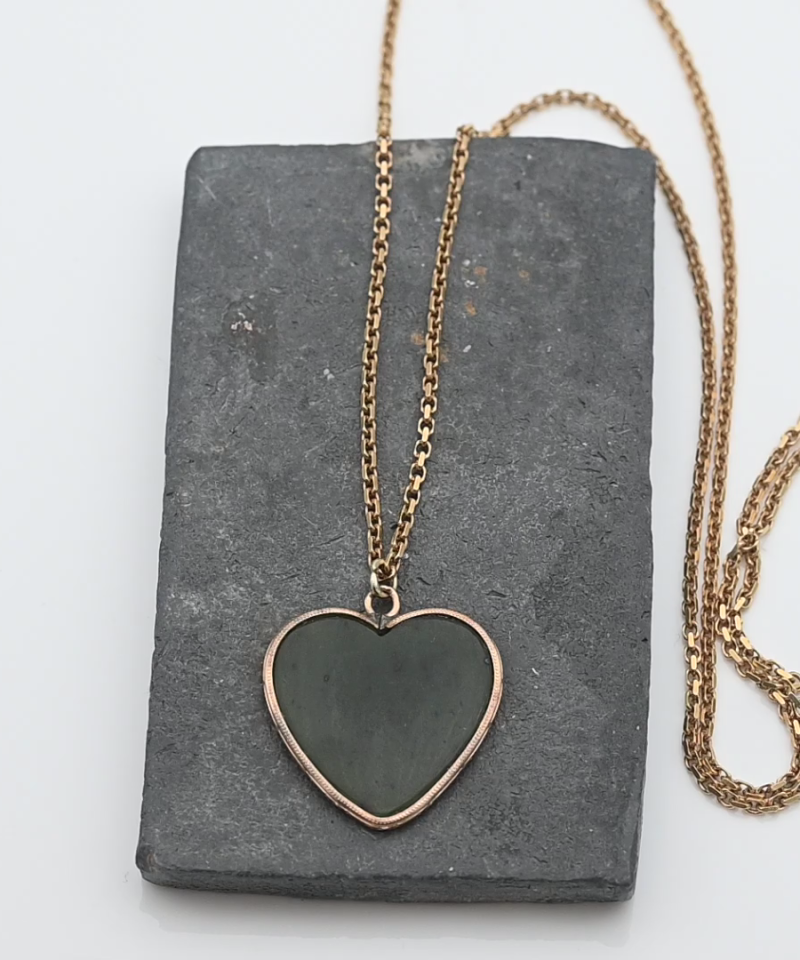 תליון ג'ייד בצורת לב, כולל שרשרת 18K חוליות אובליות בעובי 1.5 מ"מ - מק"ט 15546, זהב 18+14K