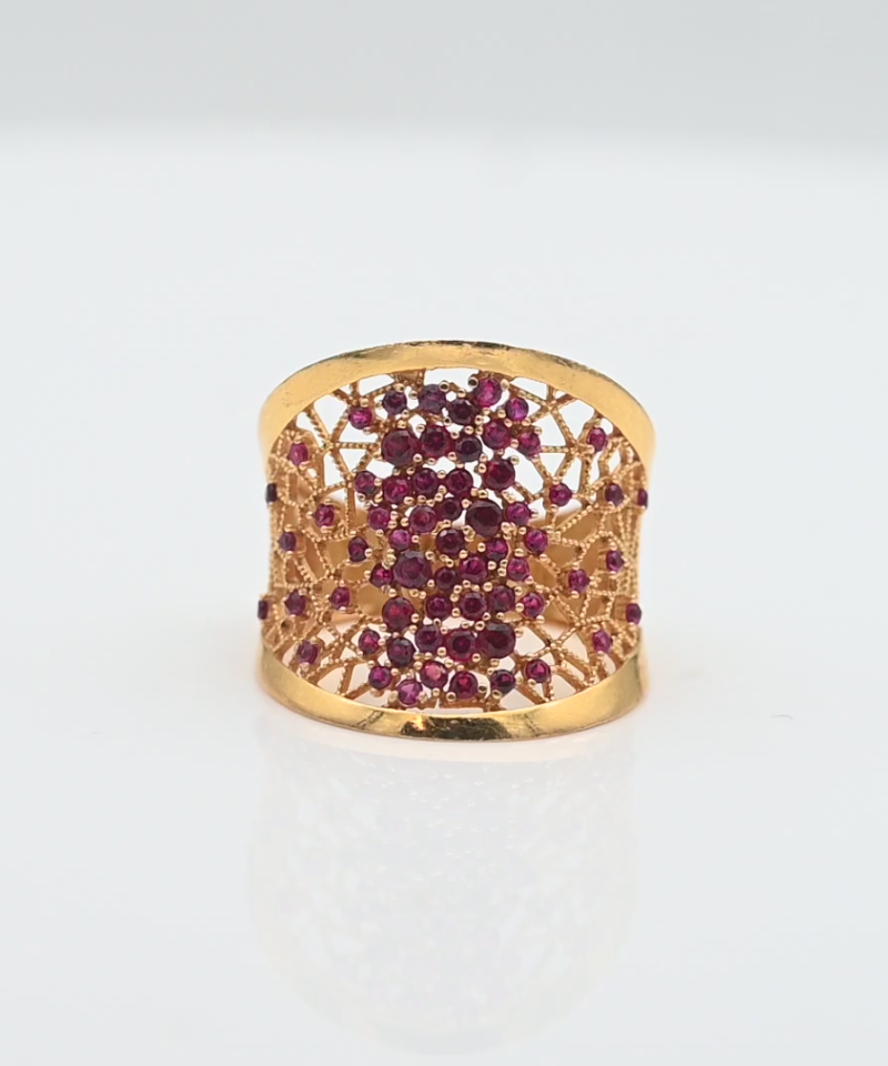 טבעת וינטג' רחבה משובצת אבני רובי - מק"ט 15579, זהב 22K