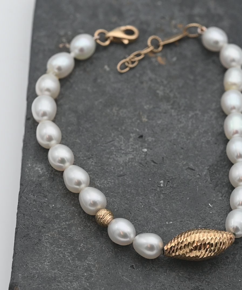 צמיד פנינים עם חרוזי זהב - מק"ט 15584, זהב 14K