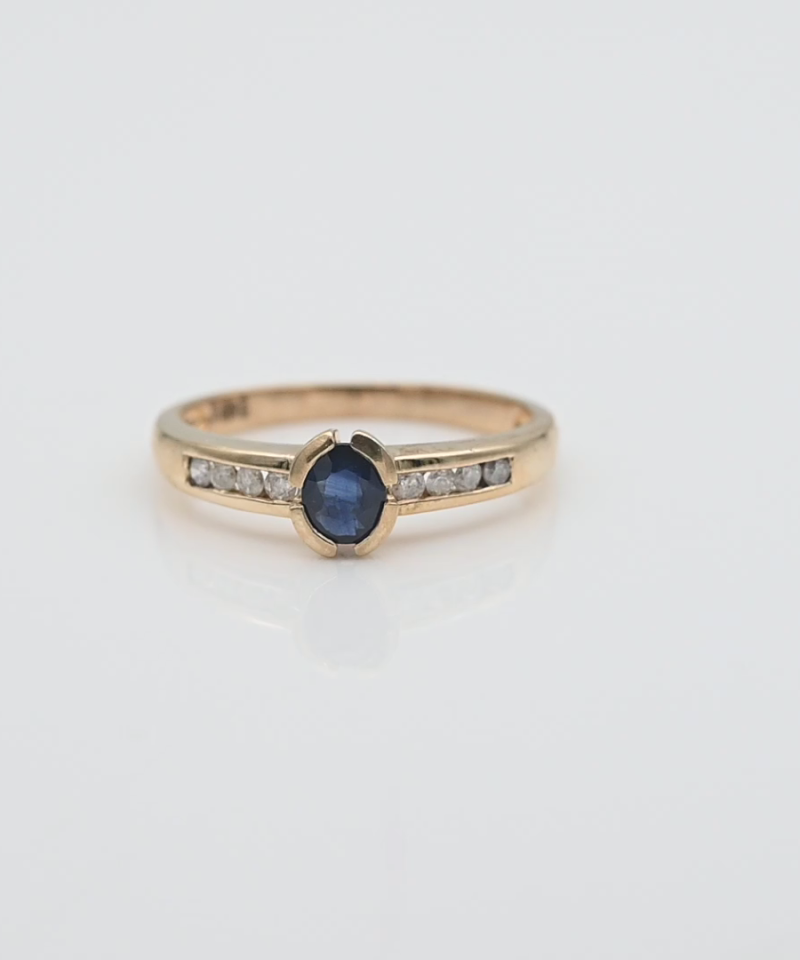 טבעת וינטאג משובצת קורונדום כחול ויהלומים - מק"ט 34133, זהב 10K