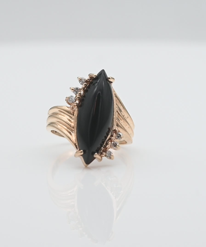 טבעת וינטאג משובצת אוניקס בחיתוך מרקיזה ויהלומים - מק"ט 34186, זהב 10K