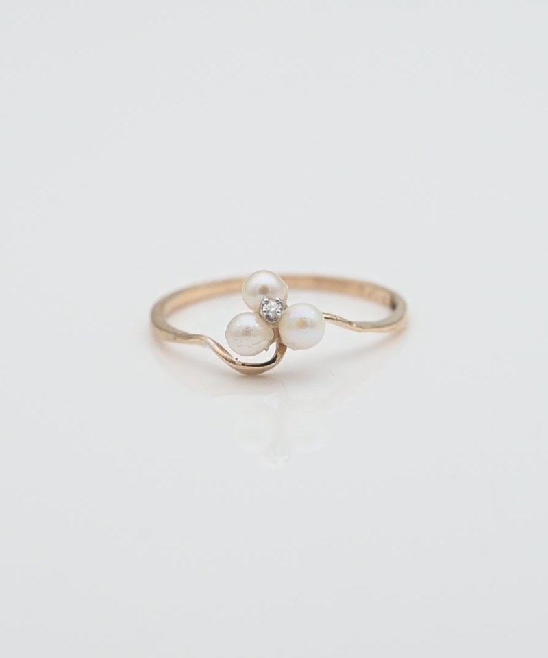 טבעת וינטג' עדינה משובצת פנינים ויהלום - מק"ט 34201, זהב 10K