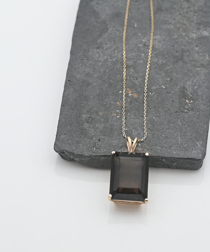 תליון ויטנג' משובץ סמוקי טופז בחיתוך מלבני, ללא שרשרת - מק"ט 34208, זהב 10K