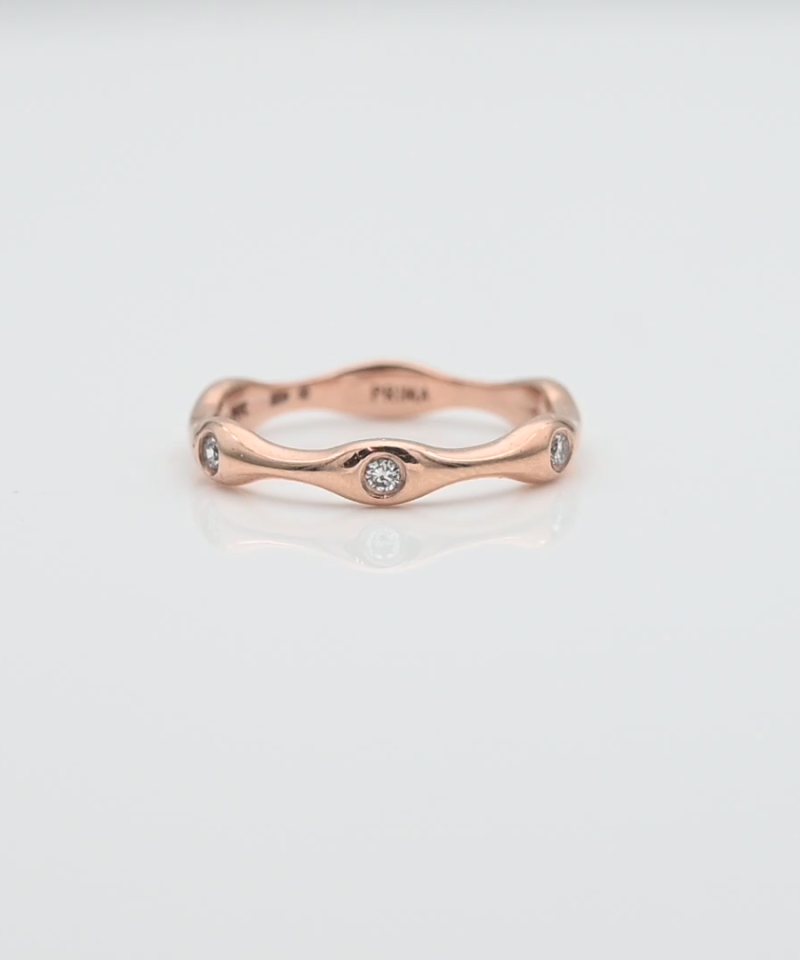 טבעת זהב עדינה משובצת יהלומים - מק"ט 34253, זהב 14K