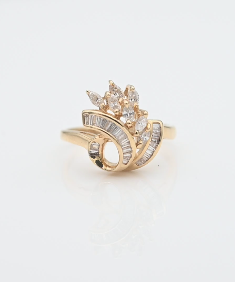 טבעת וינטאג משובצת יהלומים בחיתוך מרקיזה ובאגט - מק"ט 61260, זהב 14K